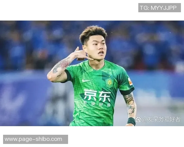 杨立瑜首发助力国安夺超级杯冠军分享奖牌照展现荣耀与成就